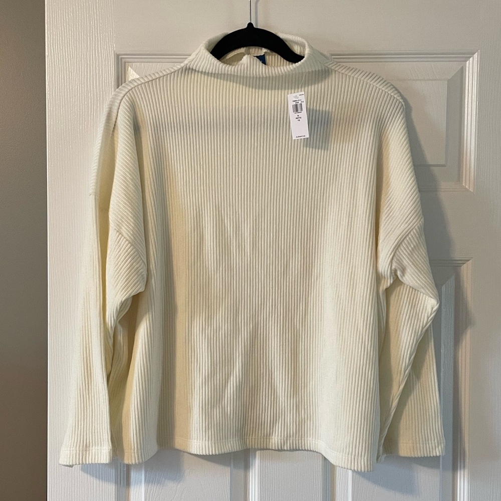 🌷4/$25🌷Ribbed mockneck top